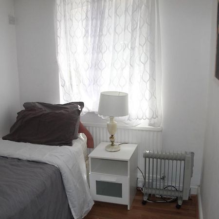 Grey Double Bedroom London Exterior photo