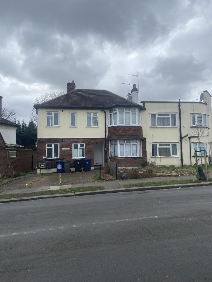 Grey Double Bedroom London Exterior photo